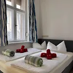 Zum Alten Schulhaus 3*