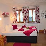 Zum Alten Schulhaus 3* Бург