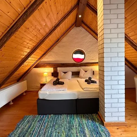 Πανσιόν Zum Alten Schulhaus 3*