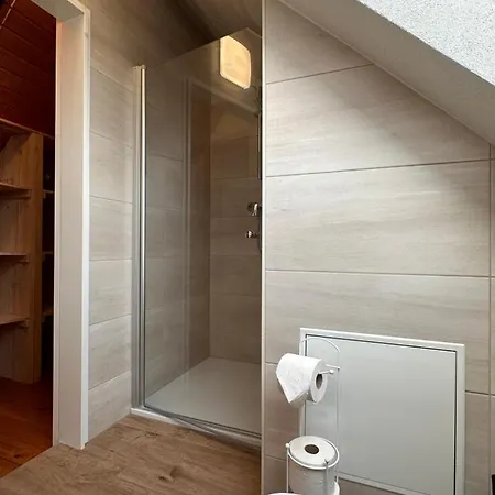 Πανσιόν Zum Alten Schulhaus 3*