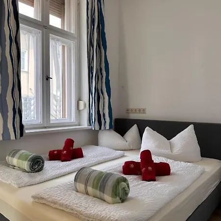 Zum Alten Schulhaus 3*