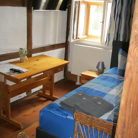 Zum Alten Schulhaus 3*