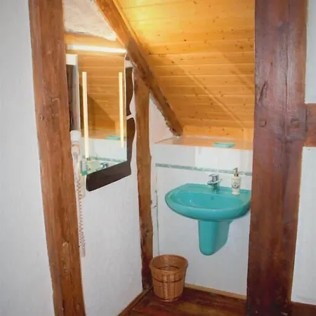 Πανσιόν Zum Alten Schulhaus 3*