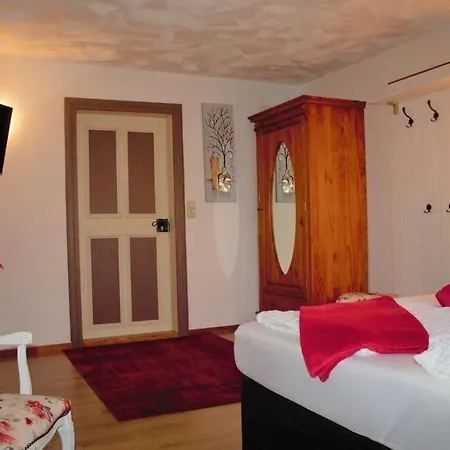 Πανσιόν Zum Alten Schulhaus Burg (Spreewald)