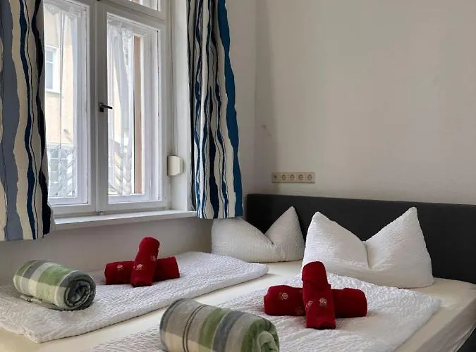 Zum Alten Schulhaus 3*